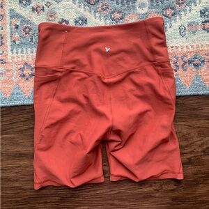 Old Navy Active High-Rise Bike Shorts in Rust